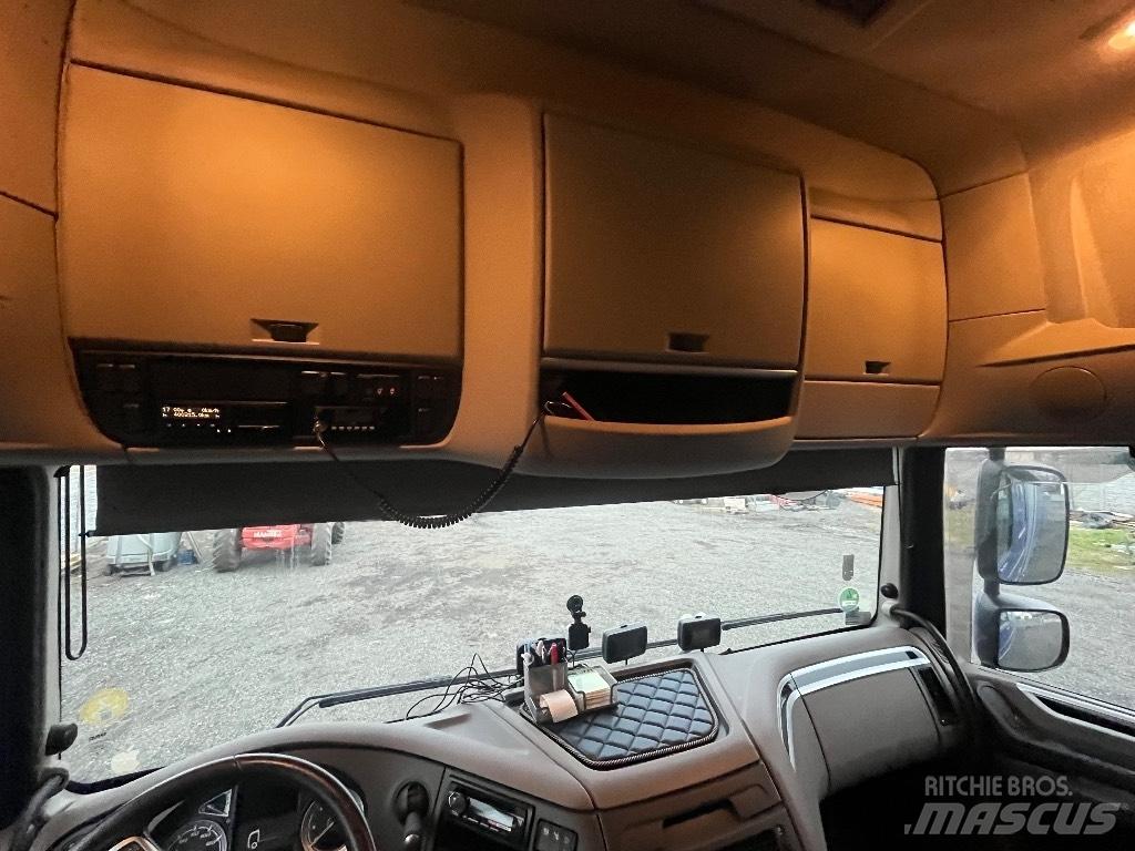 DAF Xf 106 FAR Curtainsider trucks