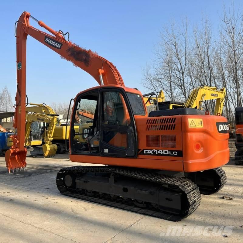 Doosan DX 140 Midi excavators  7t - 12t