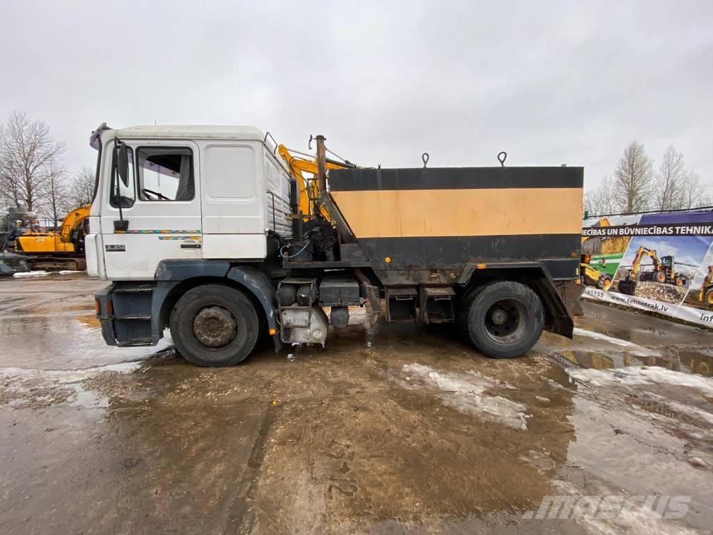 MAN 19.343 FLL Asphalt heaters