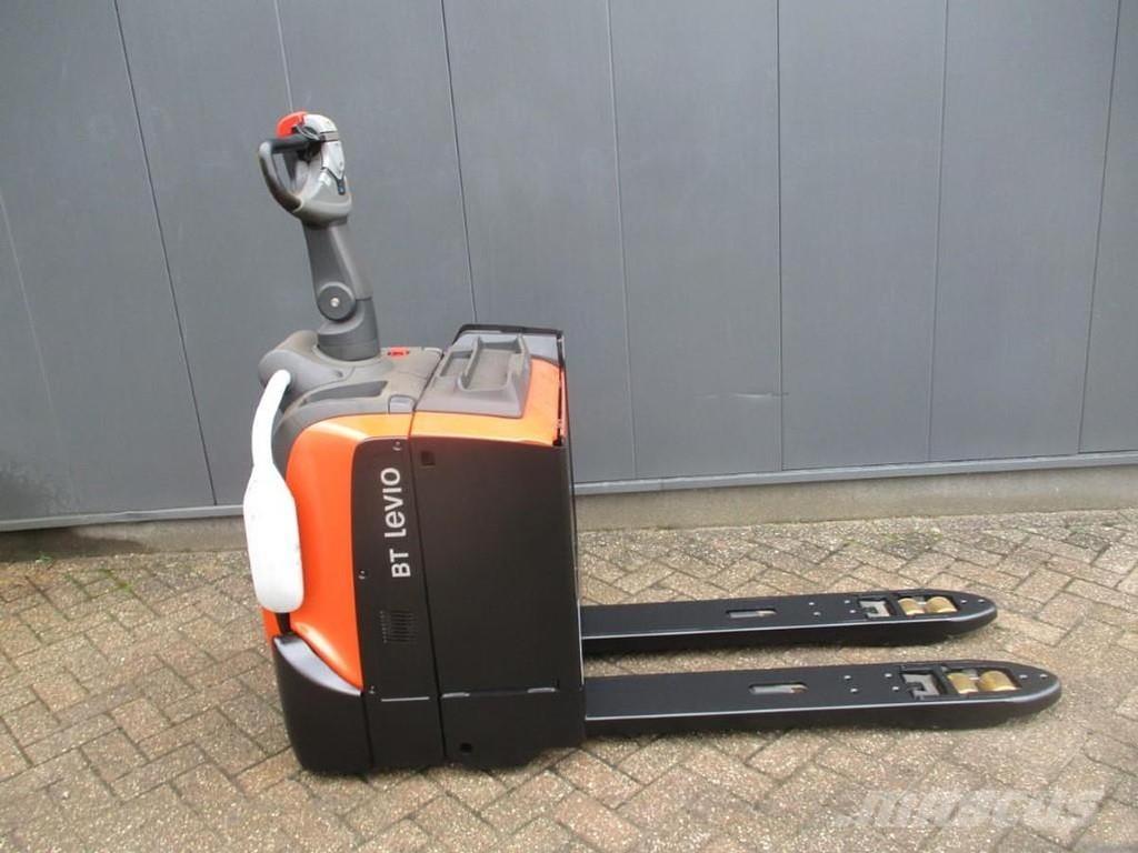 BT LPE 200 Low lifter with platform