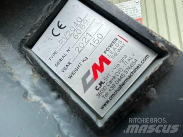 Trilblok CW 0 Vibratory pile drivers