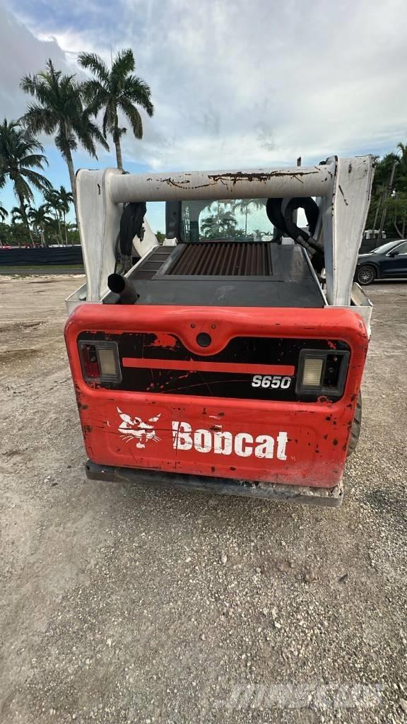 Bobcat S650 Skid steer loaders