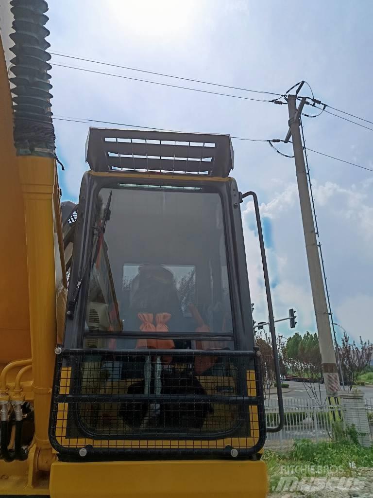 Komatsu PC 200 Crawler excavators