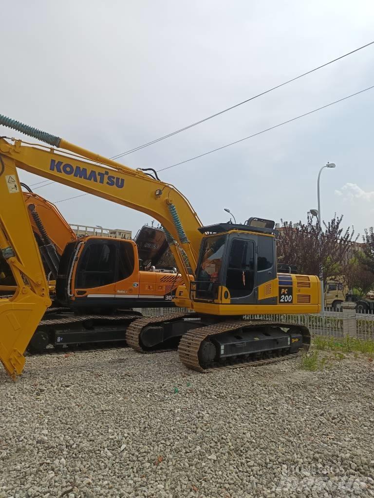 Komatsu PC 200 Crawler excavators