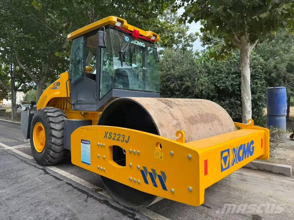 XCMG XS 223 J Single drum rollers