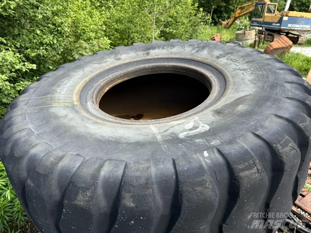 Goodyear 23,5R25 Tyres, wheels and rims