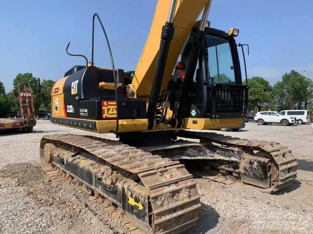 CAT 320 Crawler excavators