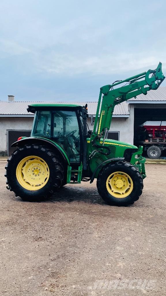 John Deere 5820 Tractors