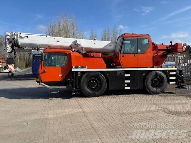 Liebherr LTM 1030-2 All terrain cranes