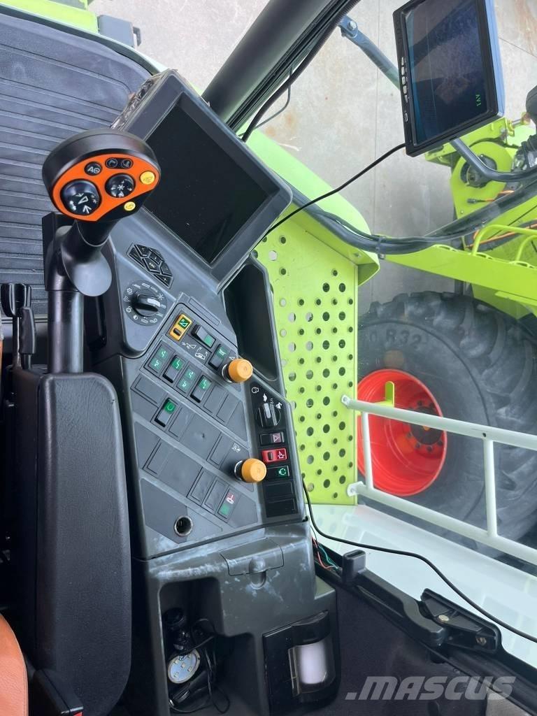 CLAAS Lexion 560 TT Combine harvesters