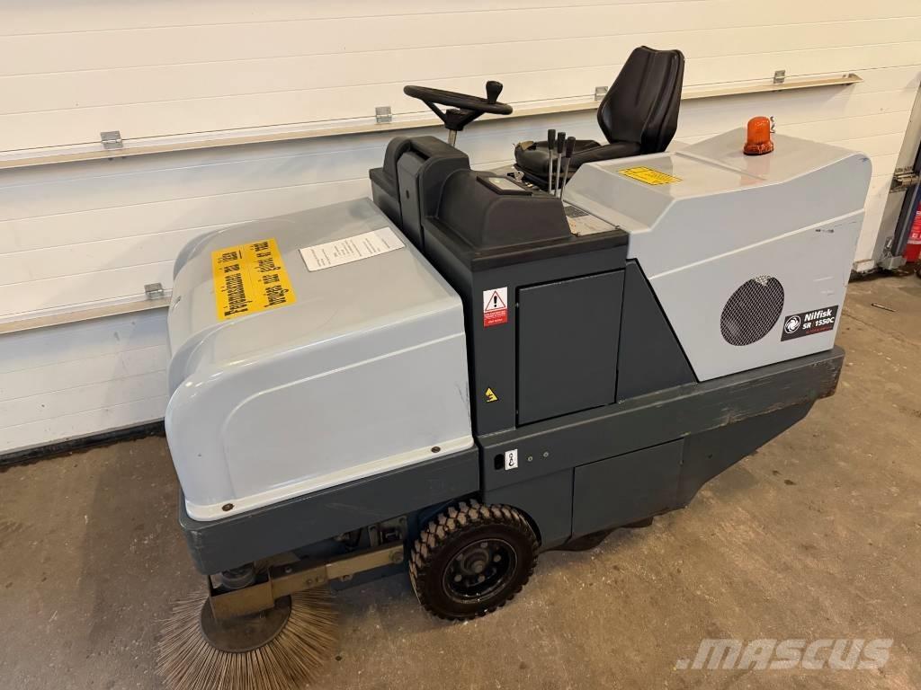 Nilfisk SR1550C B Indoor sweepers