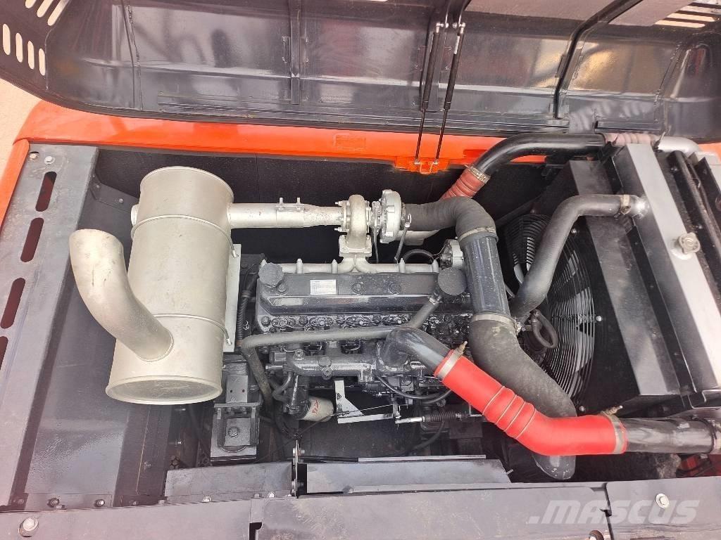 Doosan DX 225 Crawler excavators