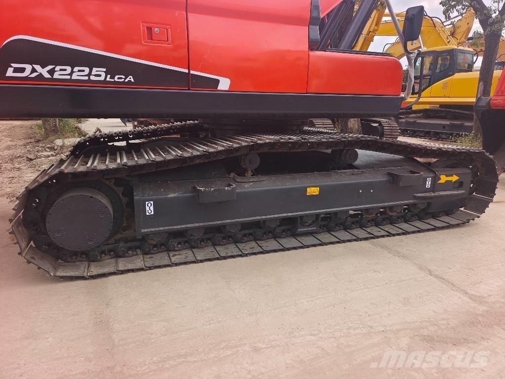 Doosan DX 225 Crawler excavators