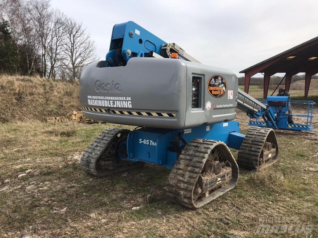 Genie S 65 Trax Telescopic boom lifts