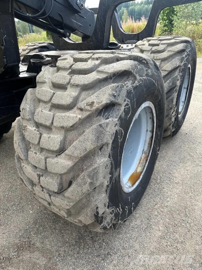 Komatsu 875 Forwarders