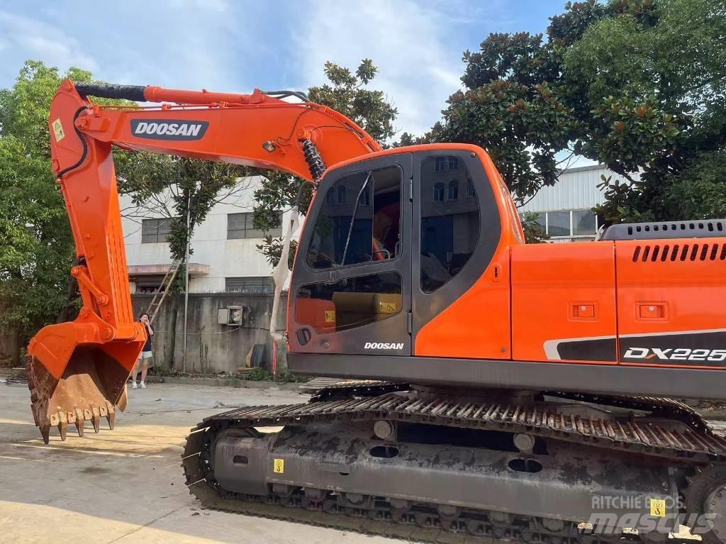 Doosan DX 225LC-9C Crawler excavators