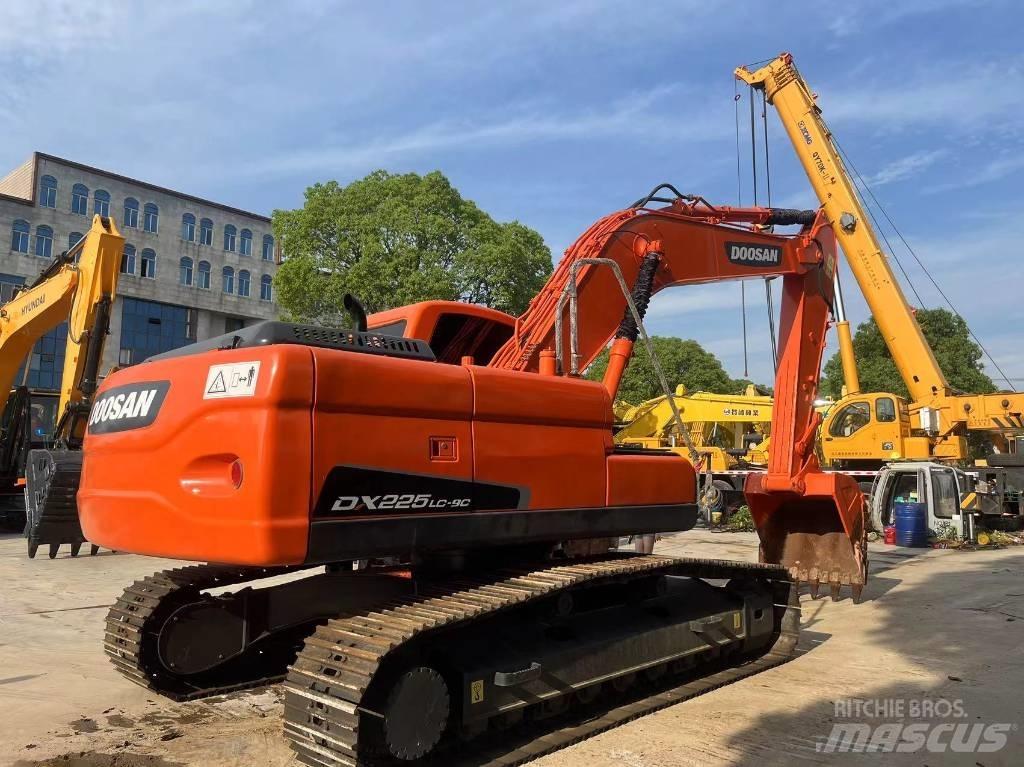 Doosan DX 225LC-9C Crawler excavators