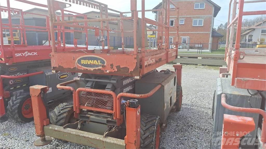 SkyJack SJ6832RTE Scissor lifts