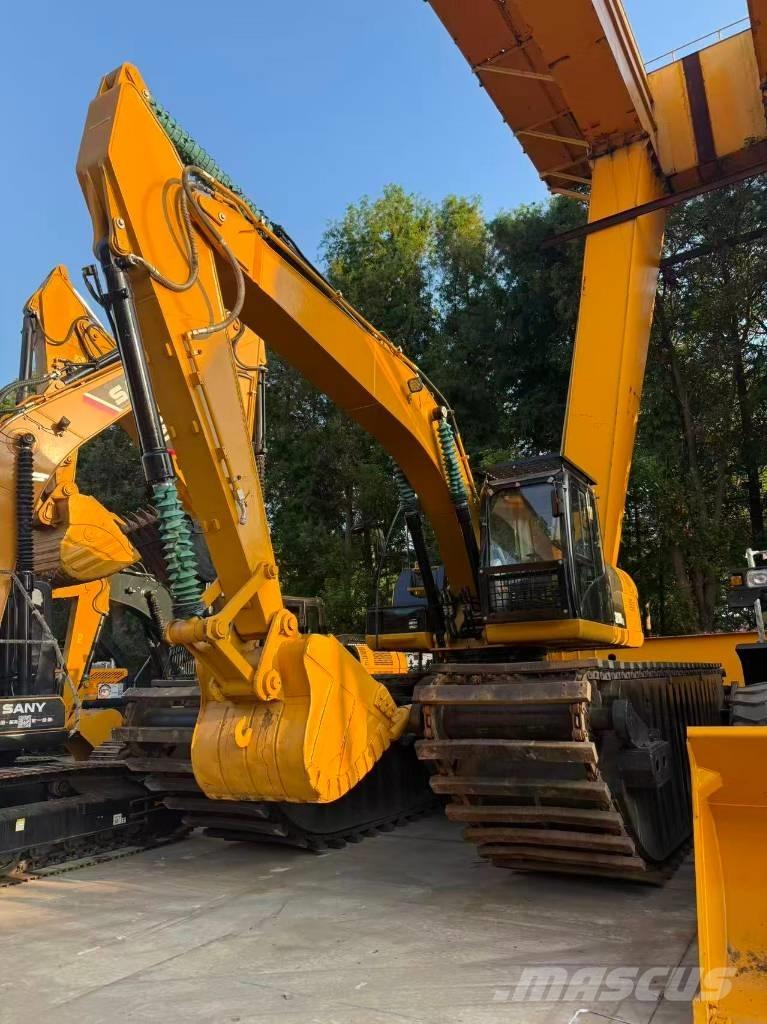 CAT 320 D Amphibious Excavators