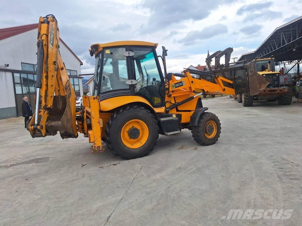 JCB 3 CX Backhoe loaders