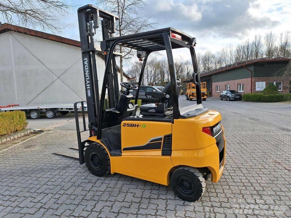 Hyundai 25 BH-9 Construction - Others