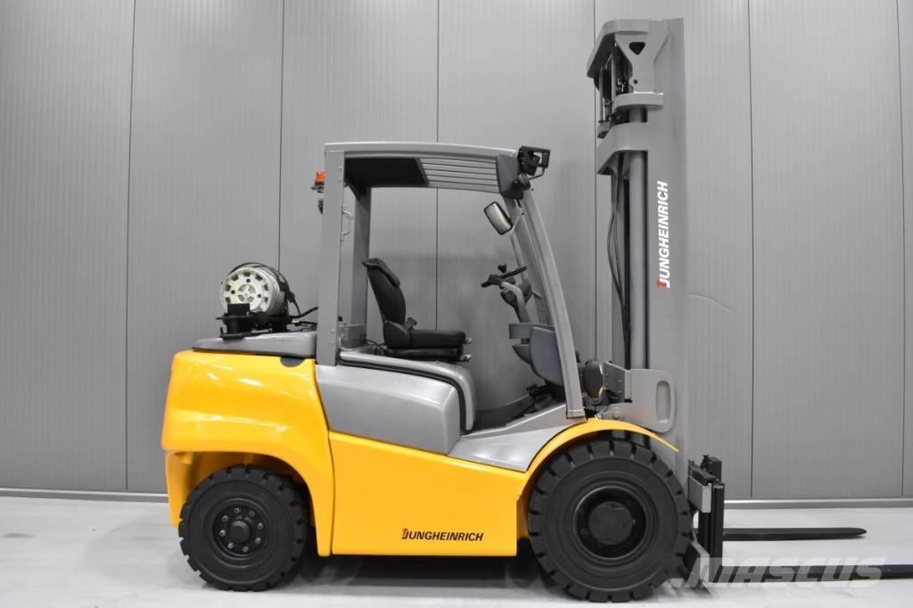 Jungheinrich TFG 540 LPG trucks