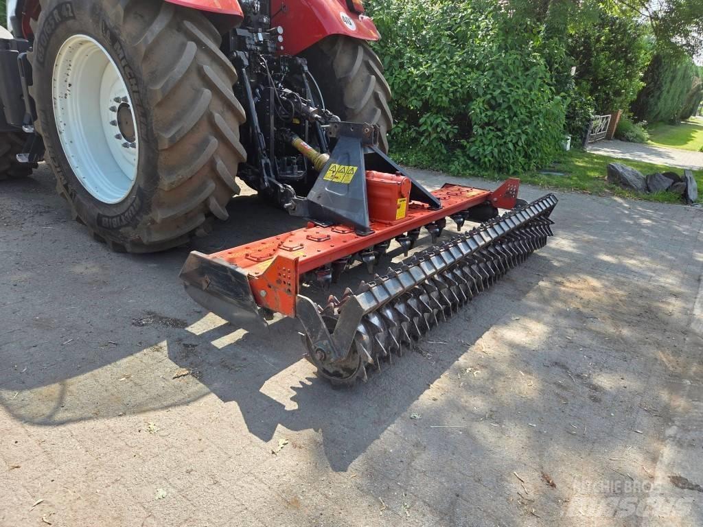  Compact mod. 3000 Power harrows and rototillers