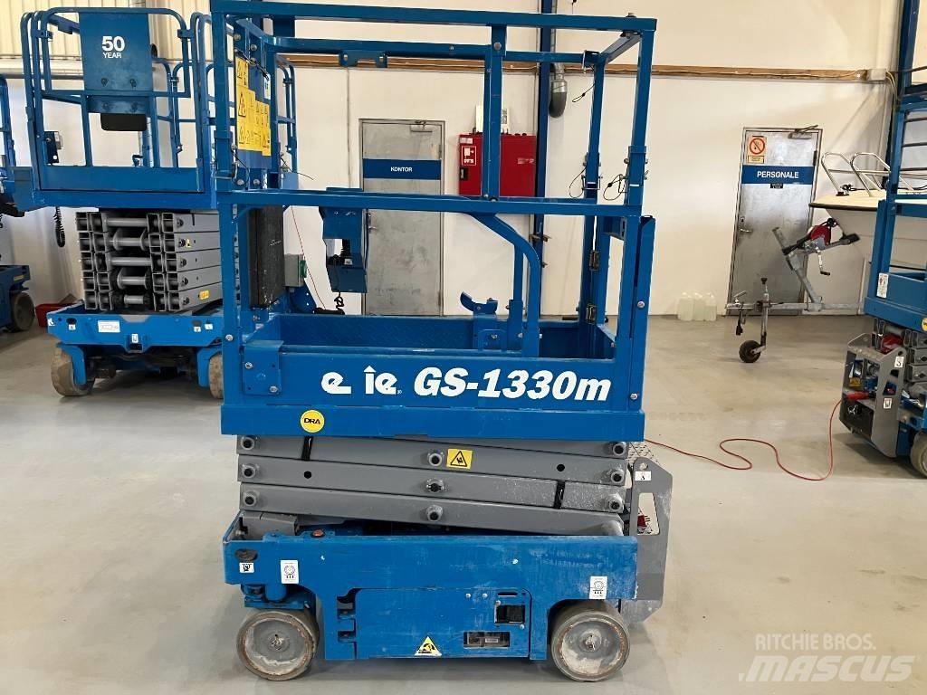 Genie GS 1330 Scissor lifts