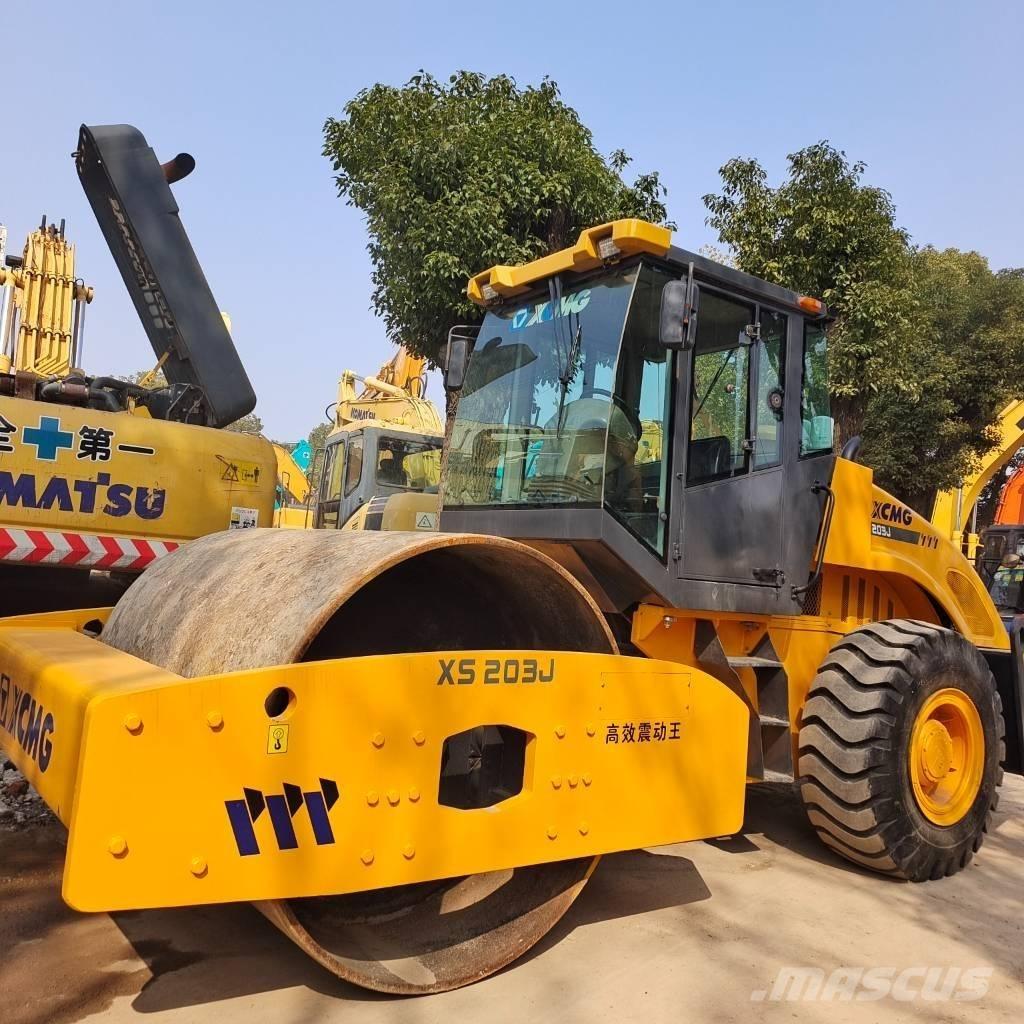 XCMG XS 203 J Single drum rollers