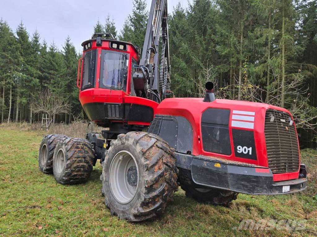 Komatsu 901 Harvesters