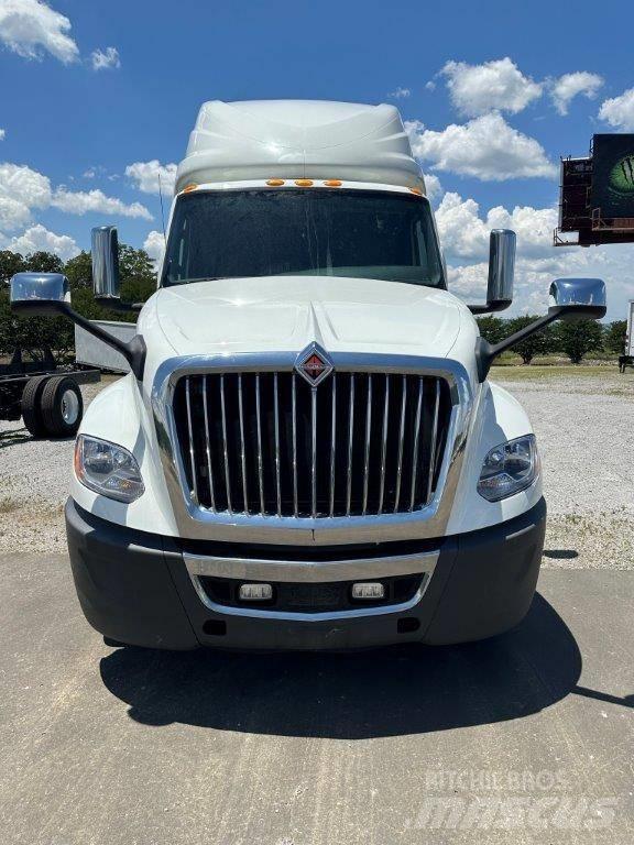 International LT Tractor Units