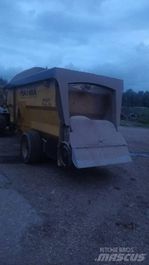  Matrix Argon Plus 16 Mixer feeders