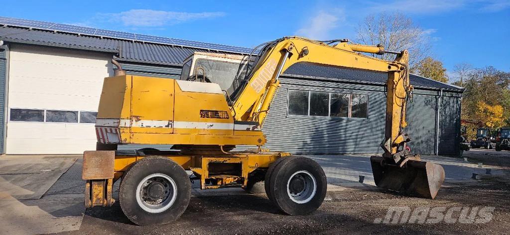 Liebherr A902 Wheeled excavators