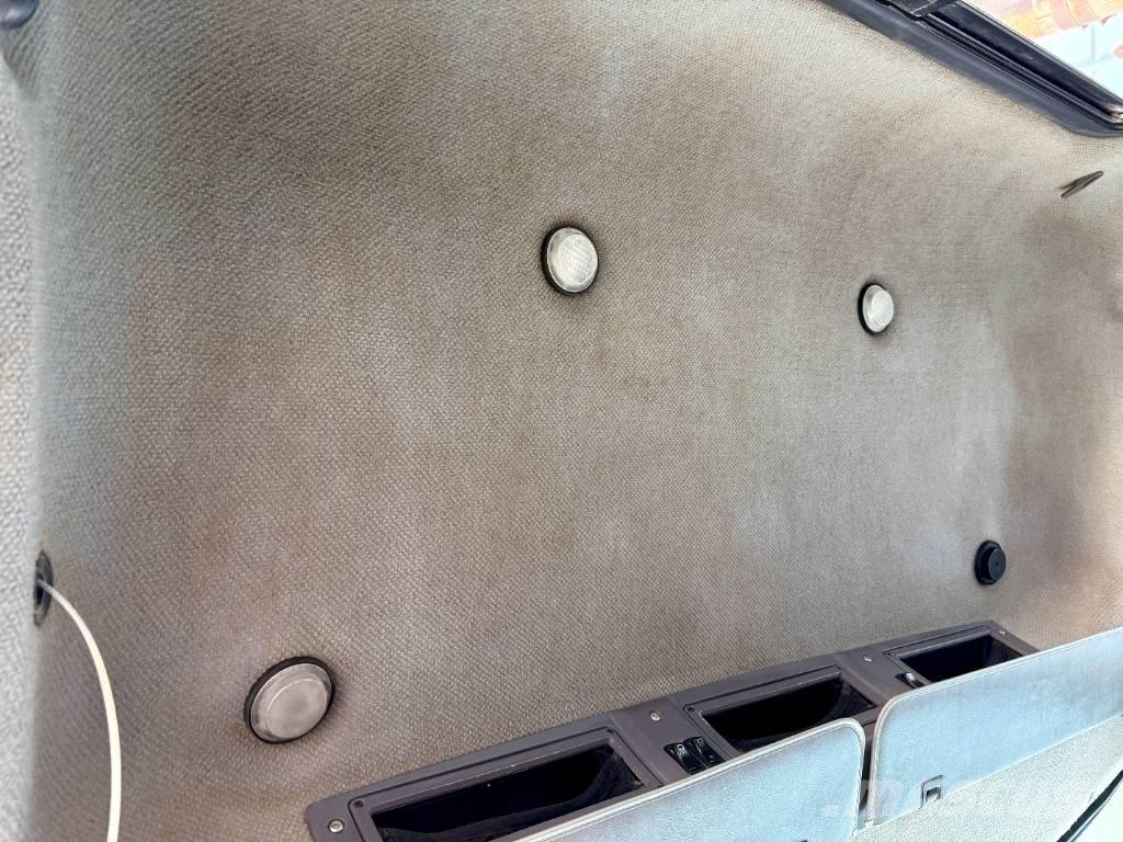 Mack CHU 613 Tractor Units