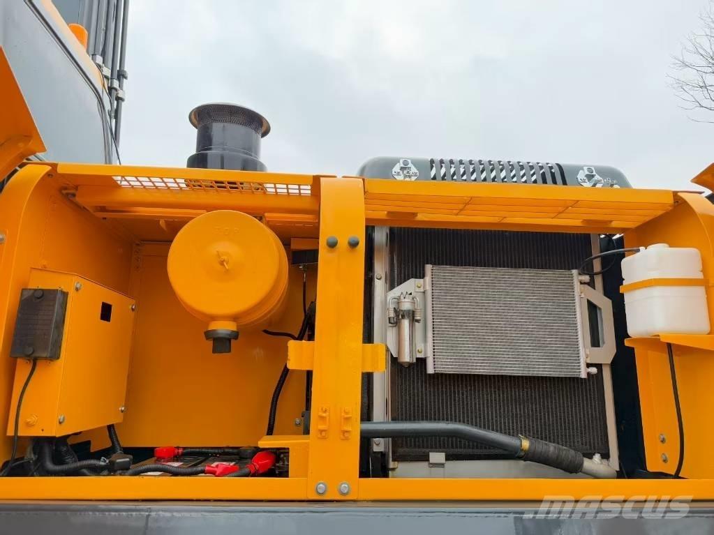 Hyundai 305-9T Crawler excavators