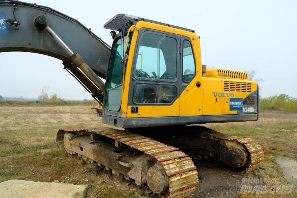 Volvo EC 240 kabina Cabins and interior