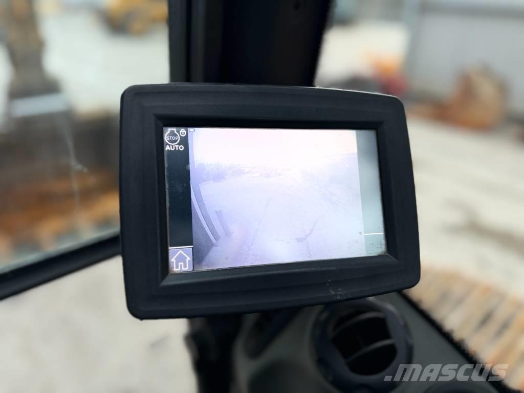 Liebherr R922 SLC Crawler excavators