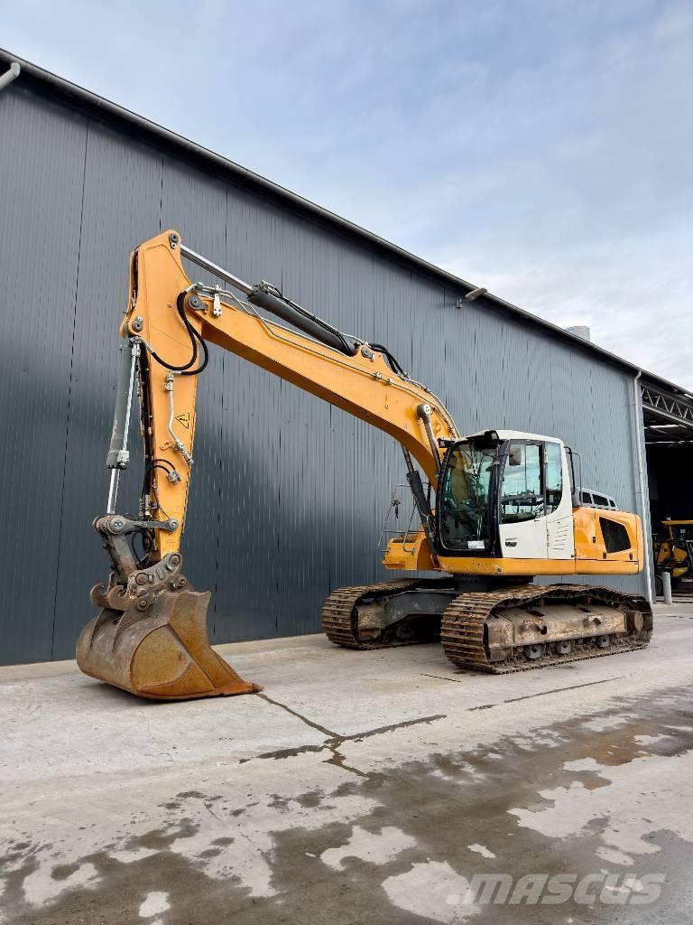 Liebherr R922 SLC Crawler excavators