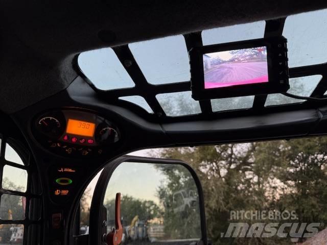 Bobcat T 740 Skid steer loaders