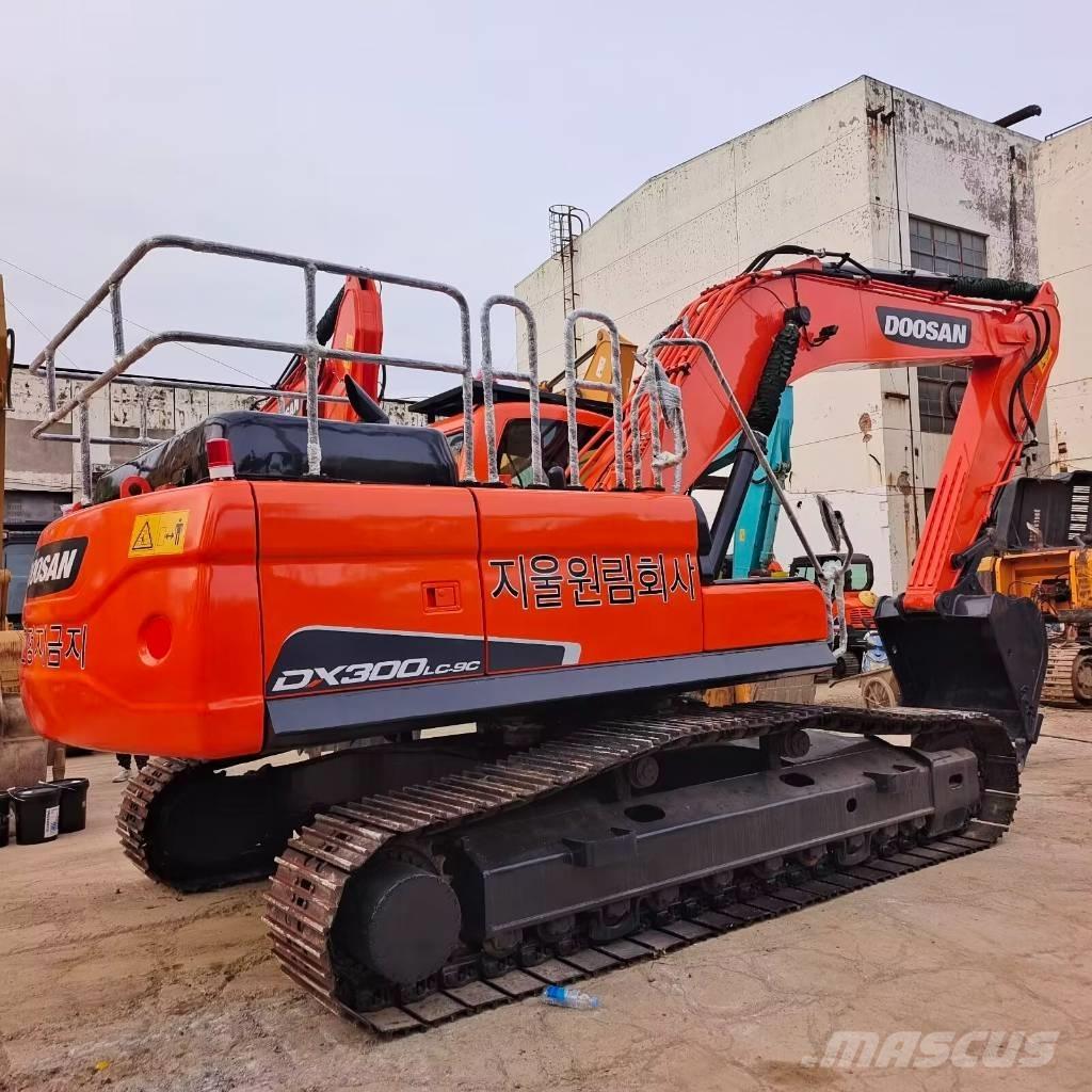 Doosan DX 300 Crawler excavators