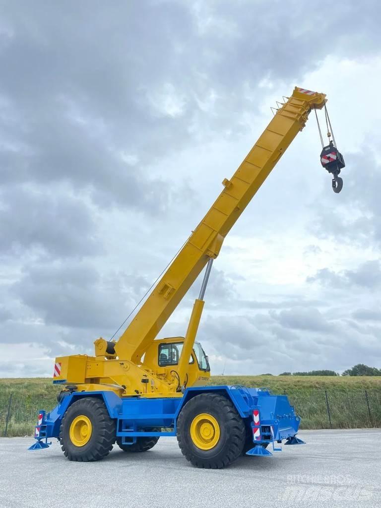 Terex RT555-1 Rough terrain cranes