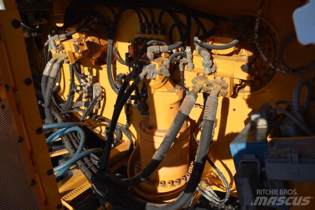 Liebherr LR 1100 Tracked cranes
