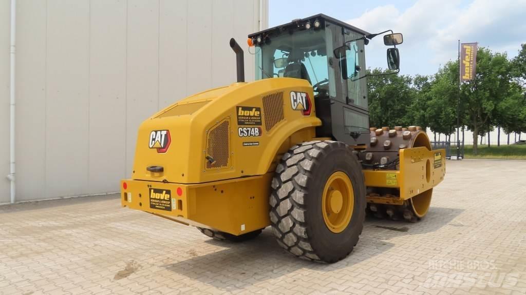 CAT CS74B Single drum rollers