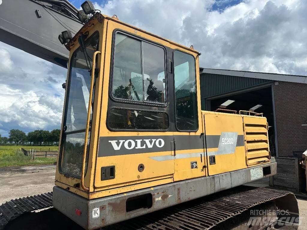 Volvo EC200 Crawler excavators