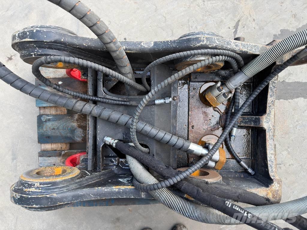 OilQuick OQ80 - 336F Quick connectors