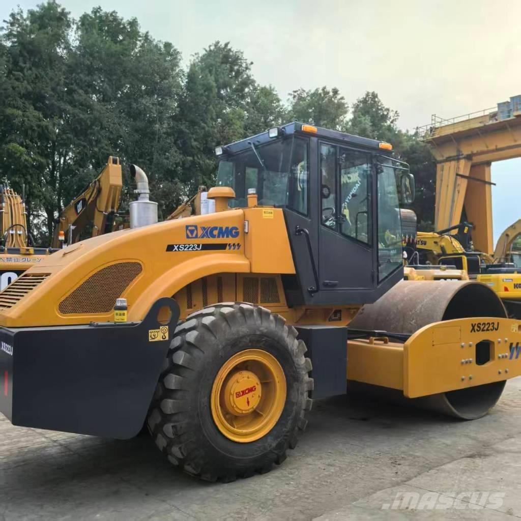 XCMG XS 223 J Single drum rollers