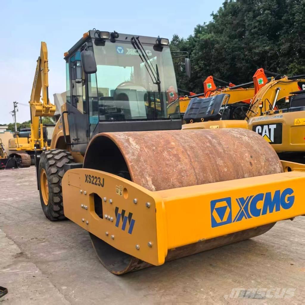 XCMG XS 223 J Single drum rollers