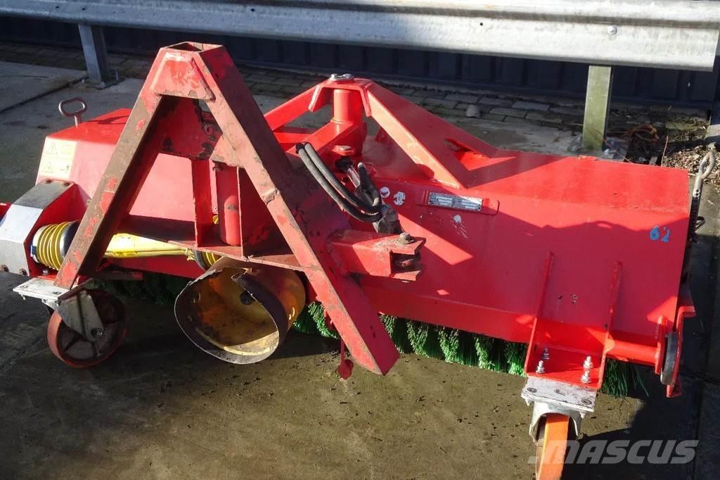 Dücker Veegmachine Sweeper trucks