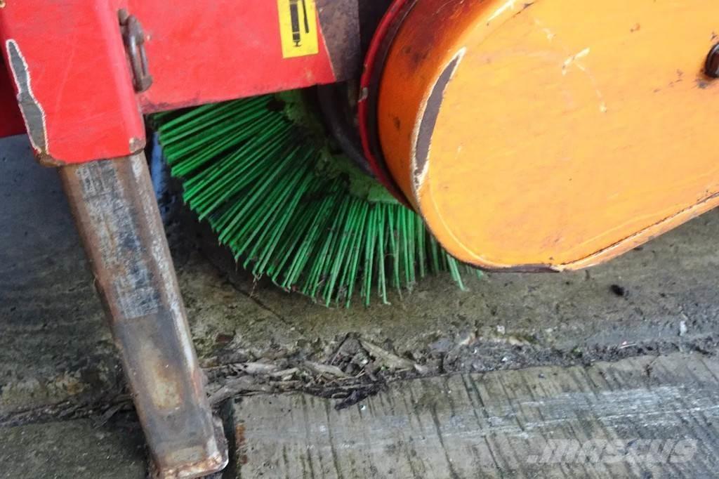 Dücker Veegmachine Sweeper trucks