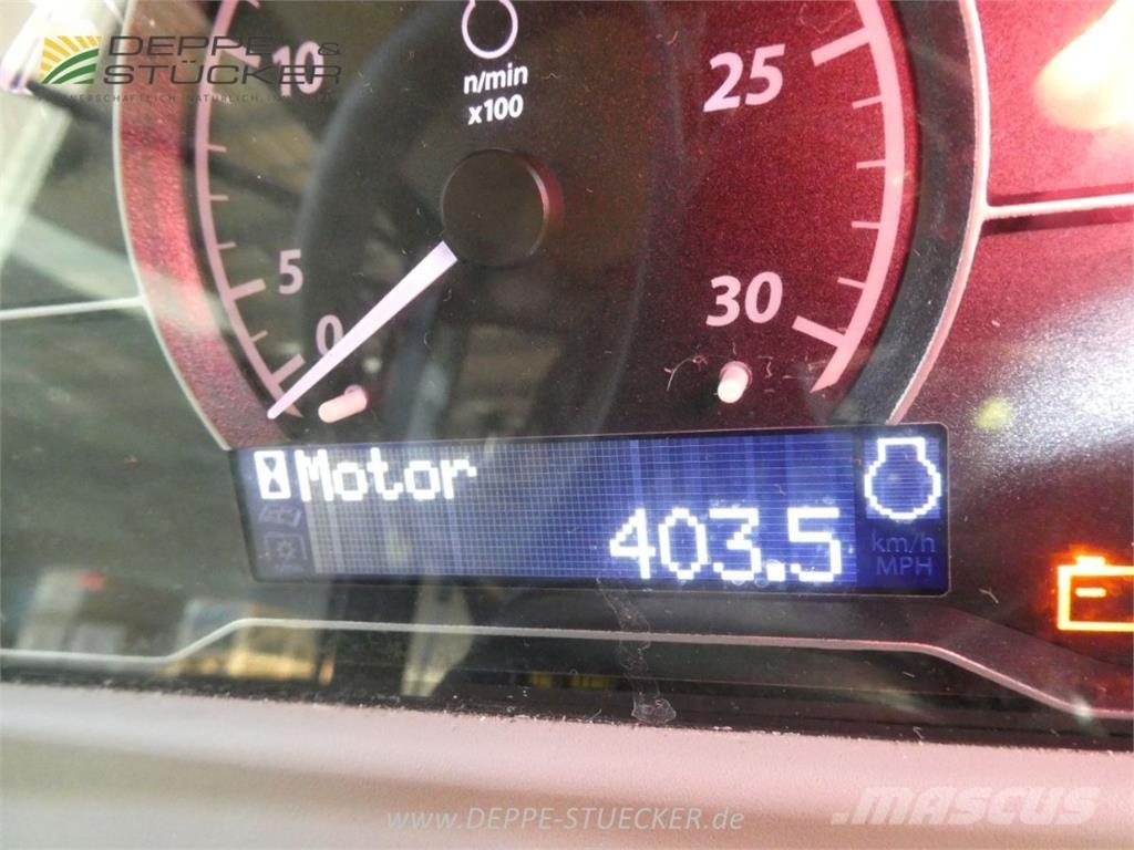 John Deere 3046R Compact tractors